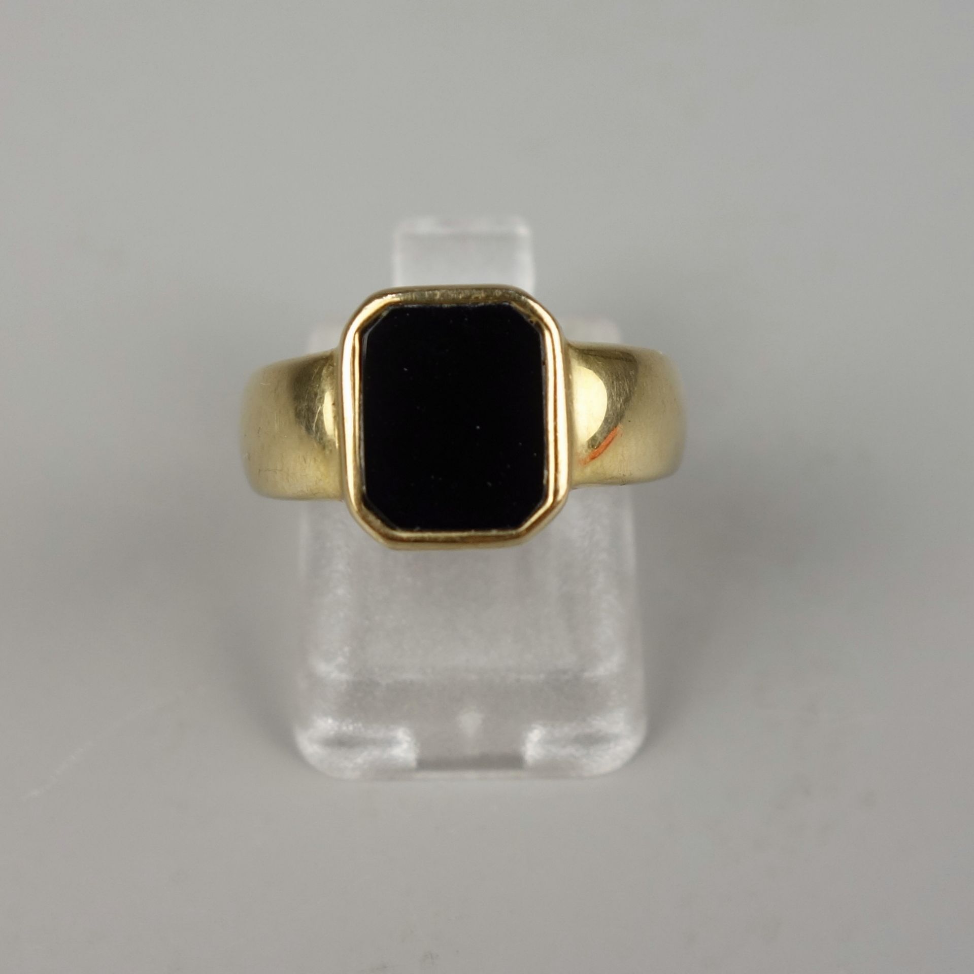 Ring mit Onyx, 333er Gold, Gew.2,68g, achteckige Onyxplatte, Ringkopf-L*B ca.1, - Bild 2 aus 2