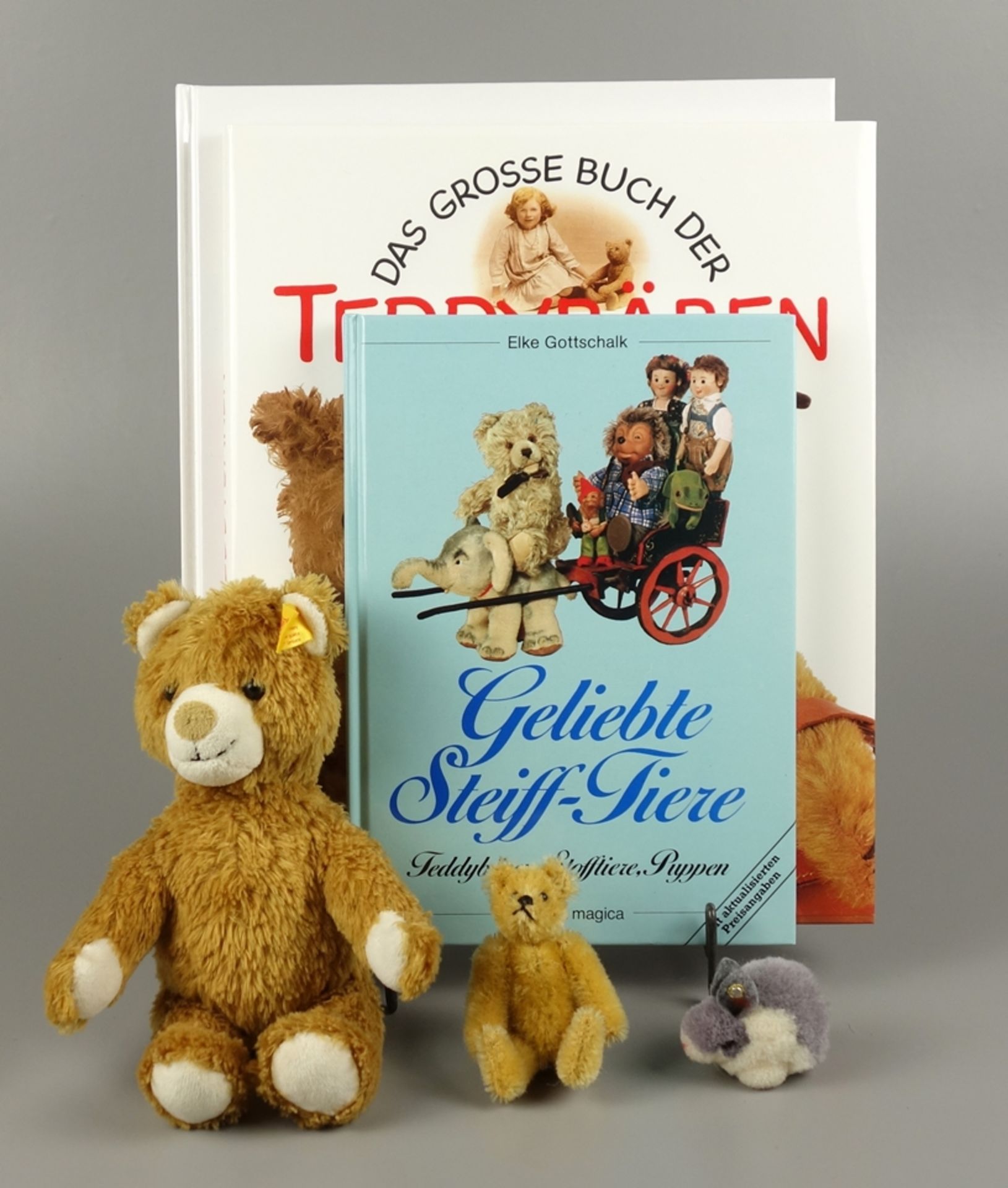 Konvolut 3 Steiff-Tiere und 3* Literatur: kleiner Teddy (ohne Knopf/Fahne), H 9