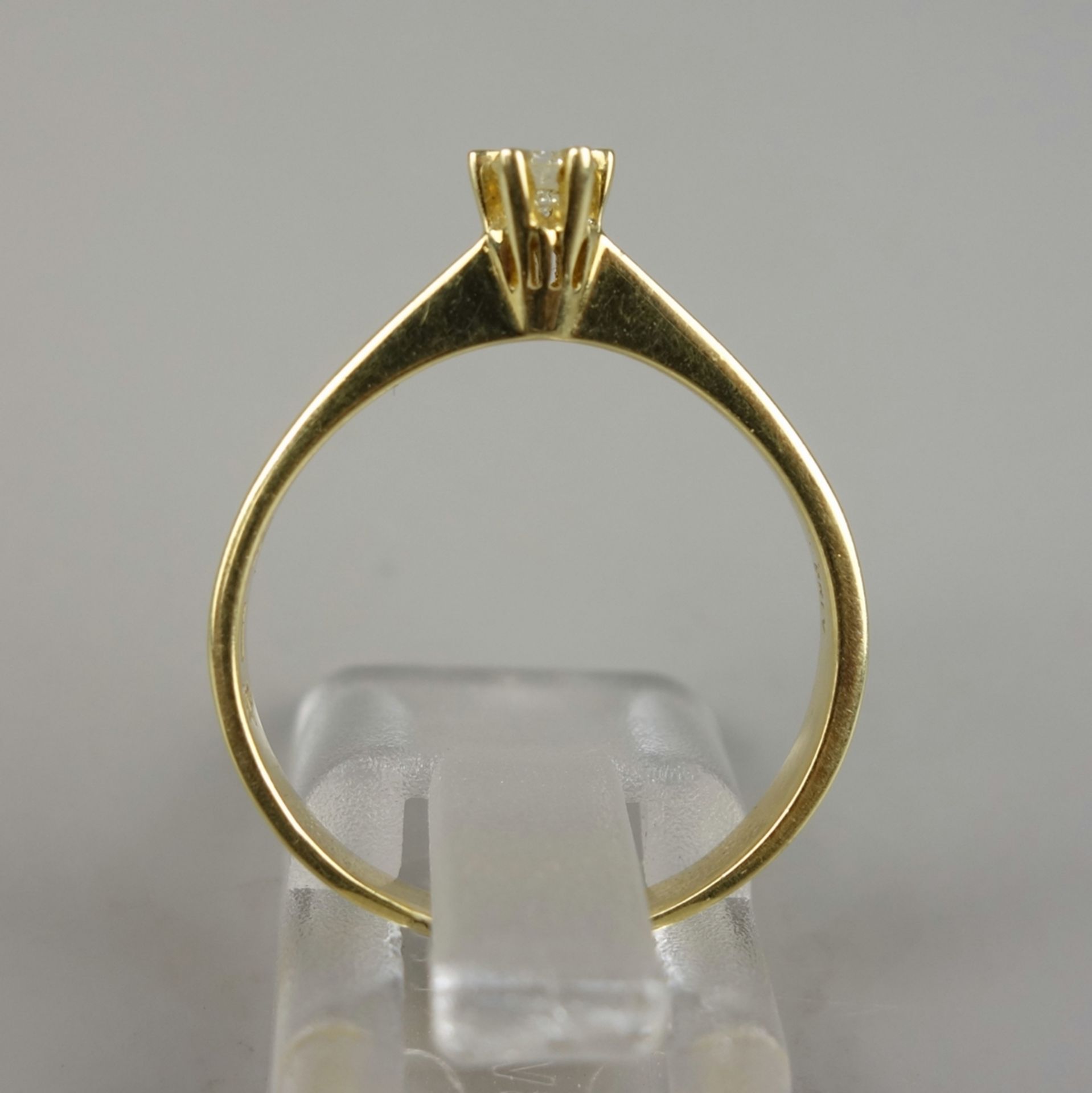 Brillant-Ring, 750er Gold, Gew.3,0g, Brillant in Krappenfassung, ca.0,10ct, U.5 - Bild 3 aus 3