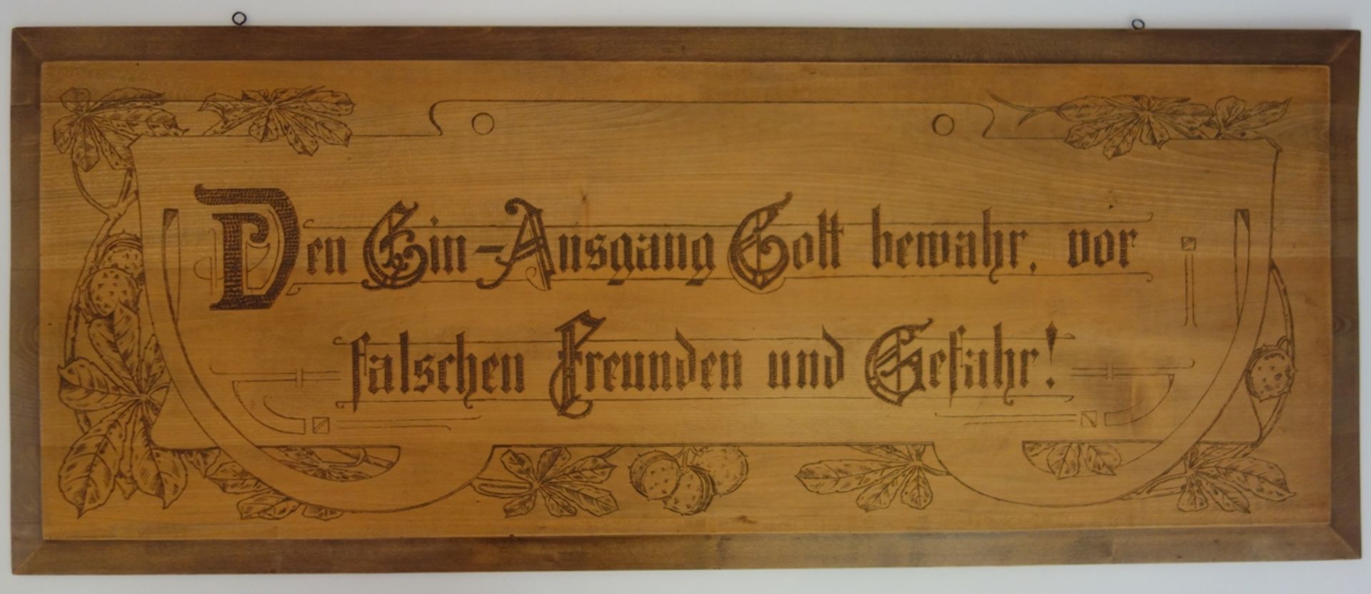 Spruchbild, Holz, 1920er Jahre, Brandmalerei, Kastaniendekor, Spruch "Den Ein-