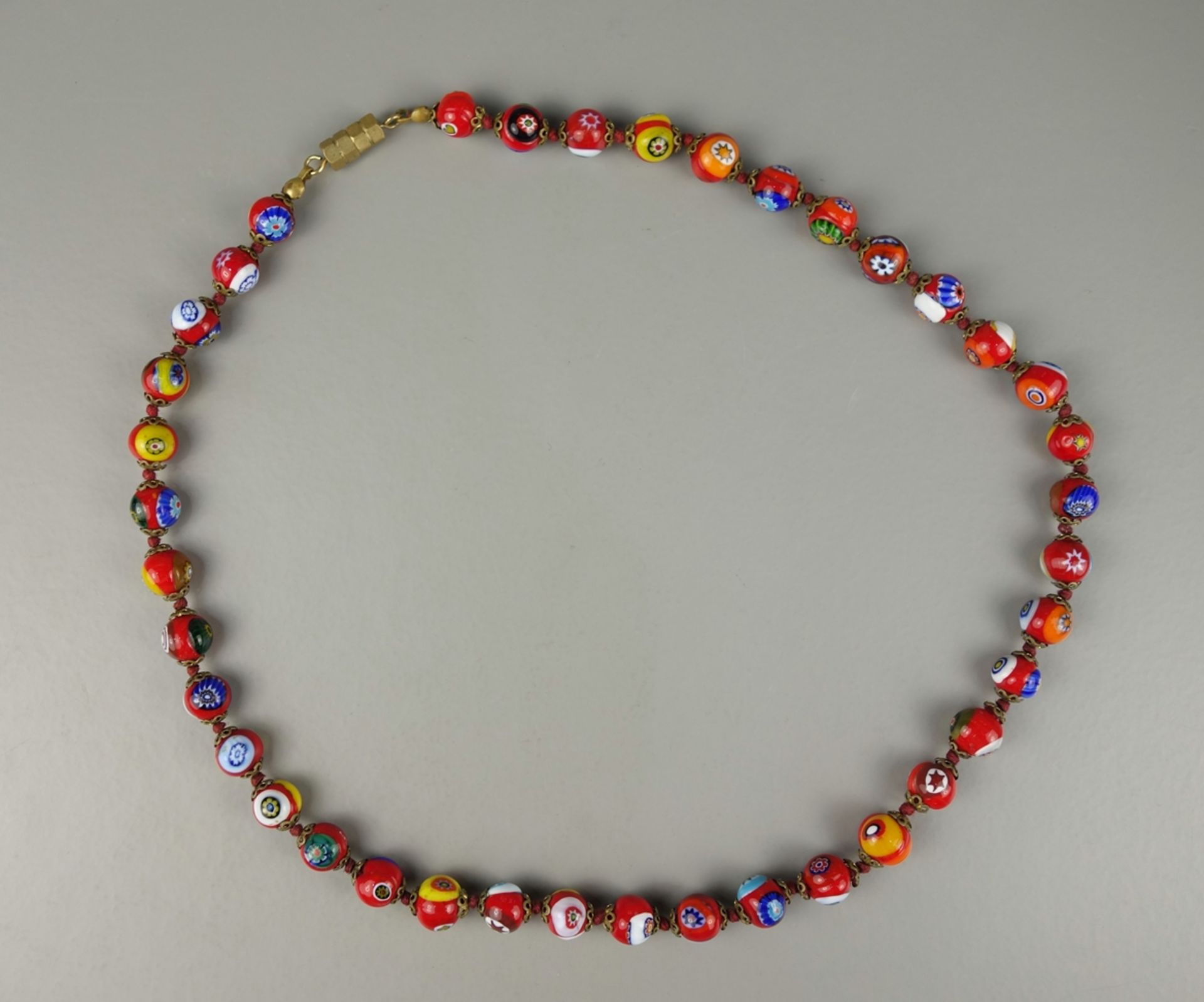 Kugelkette, Murano, um1950, Millefiori, Einzelverknotung, Schraubverschluss, Ku