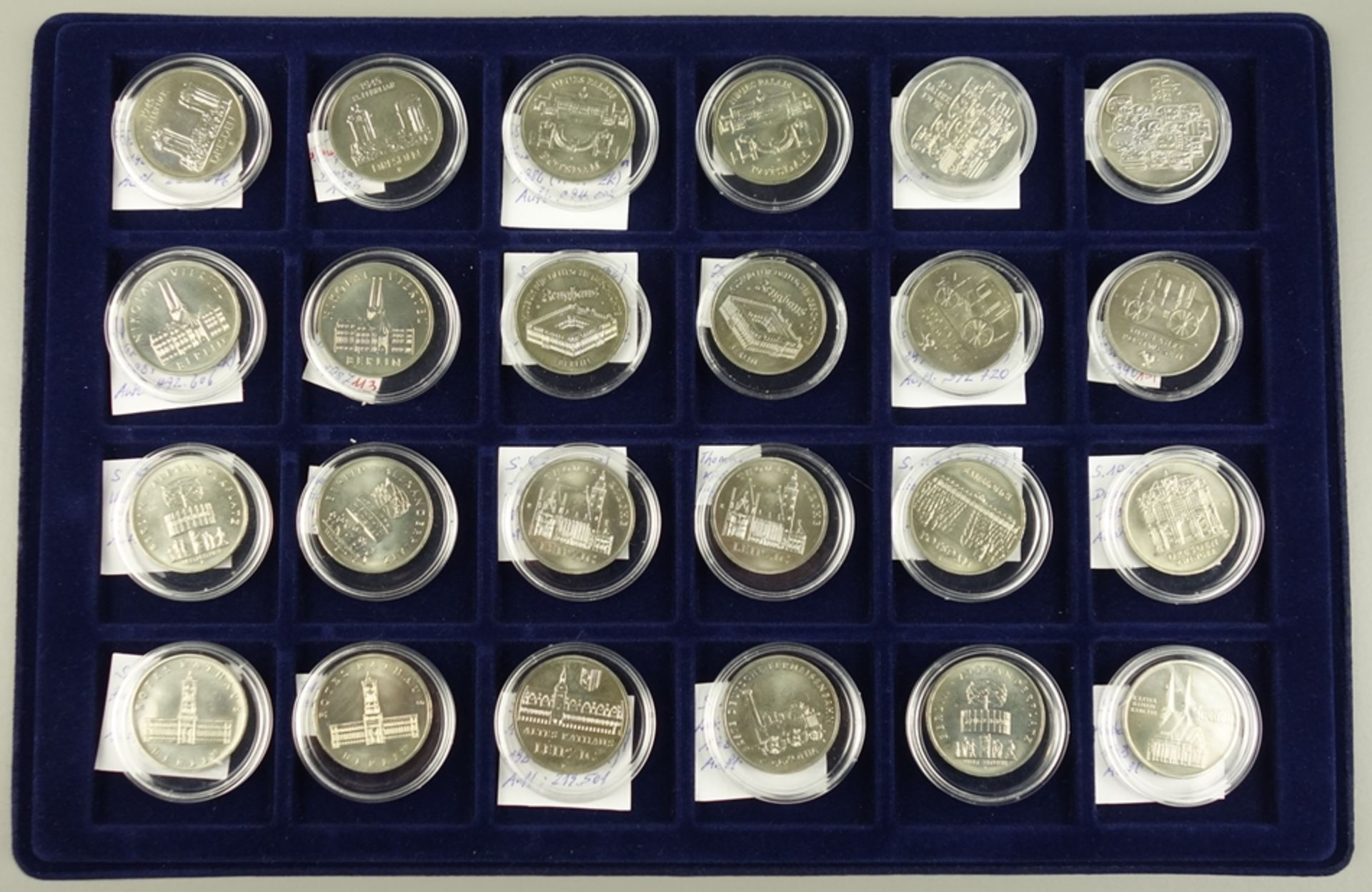 34 Münzen, DDR, alle in Kapsel, vz