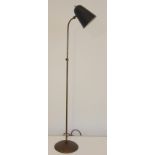 Stehlampe, um 1930, Messing, Schirm schwarz gelackt (Montierung beschädigt), mi