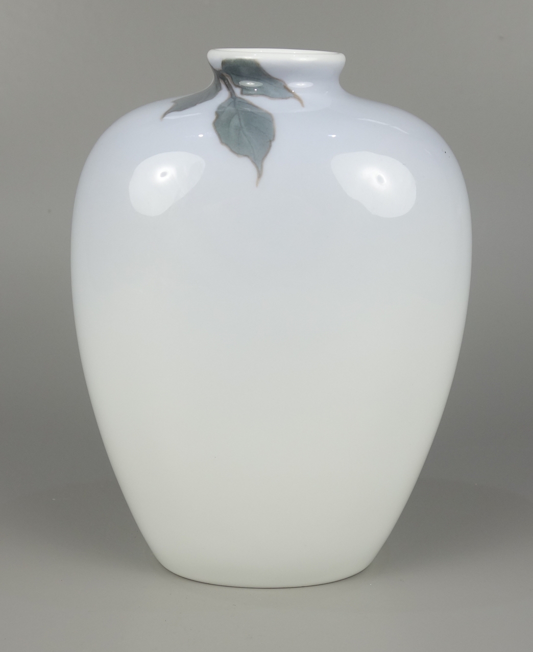 Vase mit Holunderbeeren und Insekt, Royal Copenhagen, Jugendstil um 1920, Form - Image 2 of 3