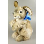 Großer Hase "Putsi", Steiff, Nr. 077876, 1990er Jahre, mit blauer Schleife und