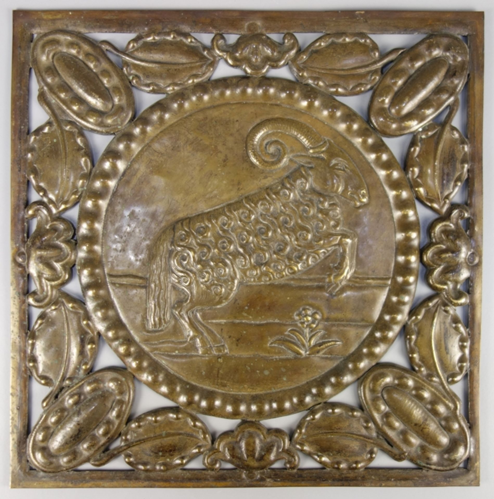 Sternzeichen "Widder", wohl Wien, Jugendstil um 1910, Messingdurchbruchrelief,