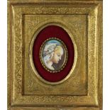 Miniaturbild auf Bein, 19. Jh., Portrait einer jungen Dame, Maße: 4,5 x 3,3 cm, in goldfarbenem