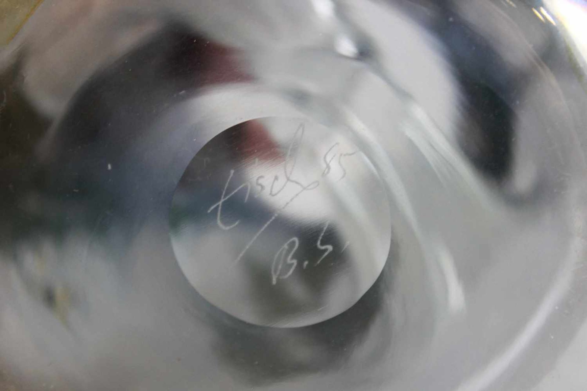 Erwin Eisch Vase Studioglas, signiert und datiert: Eisch 85 B. S., farbloses Glas, nicht durchgehend - Bild 3 aus 3