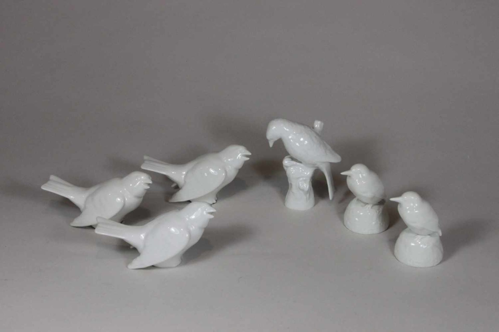 6 Vögel KPM, weißes Porzellan, drei gleiche Vögel mit geöffneten Schnabel, Gr.: 12,5 x 6,5 cm,
