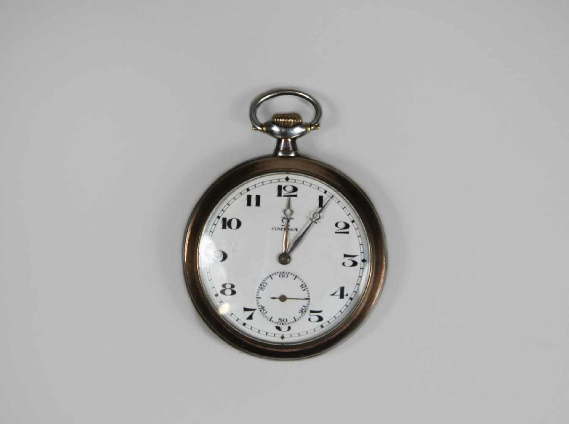 Taschenuhr, Omega, Silber, Werk läuft an, Gesamtgewicht: ca 71,9 g.- - -27.00 % buyer's premium on