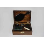 Dressing - Case, England um 1870, King Wood Holz furniert, innen vier Dosen,Spiegel, Haarbürste