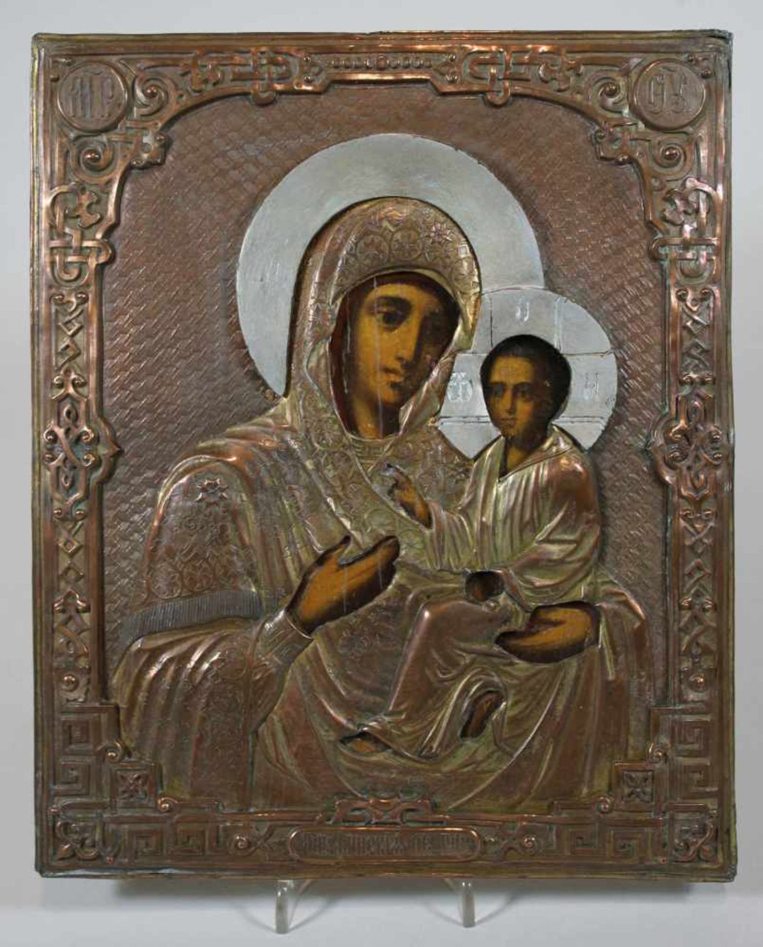 Gottesmutter von Tichwin, Ikone mit Kupfer-Oklad, Russland, 20. Jh., Öl-Malerei auf Holztafel. Maße: