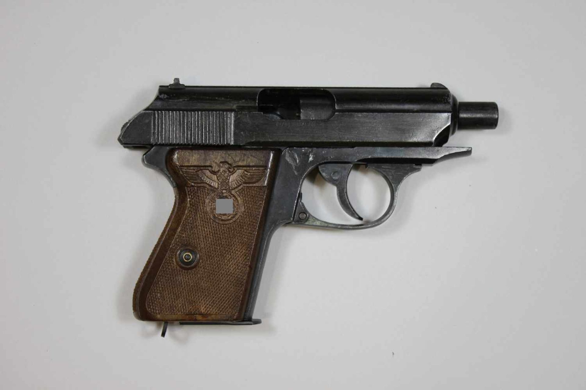 Modelpistole deaktiviert, the Axis, deutsche Waffen-SS Walther PPK Automatik, 1970er Jahre L.: 15 - Bild 2 aus 2