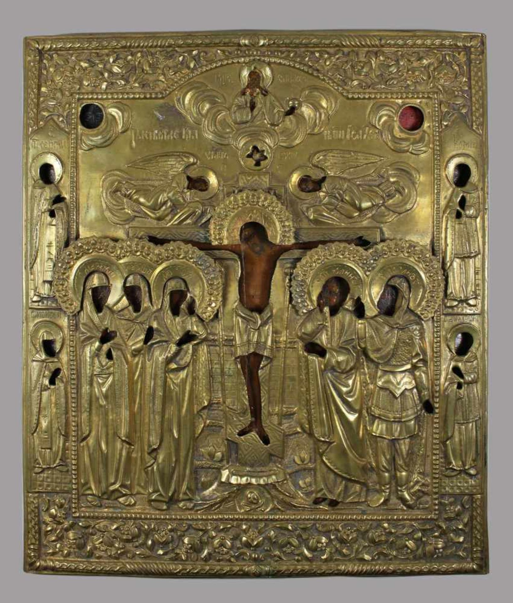 Kreuzigung Christi, Ikone mit Messingoklad, Russland, 19. Jh., Holztafel aus zwei Teilen mit