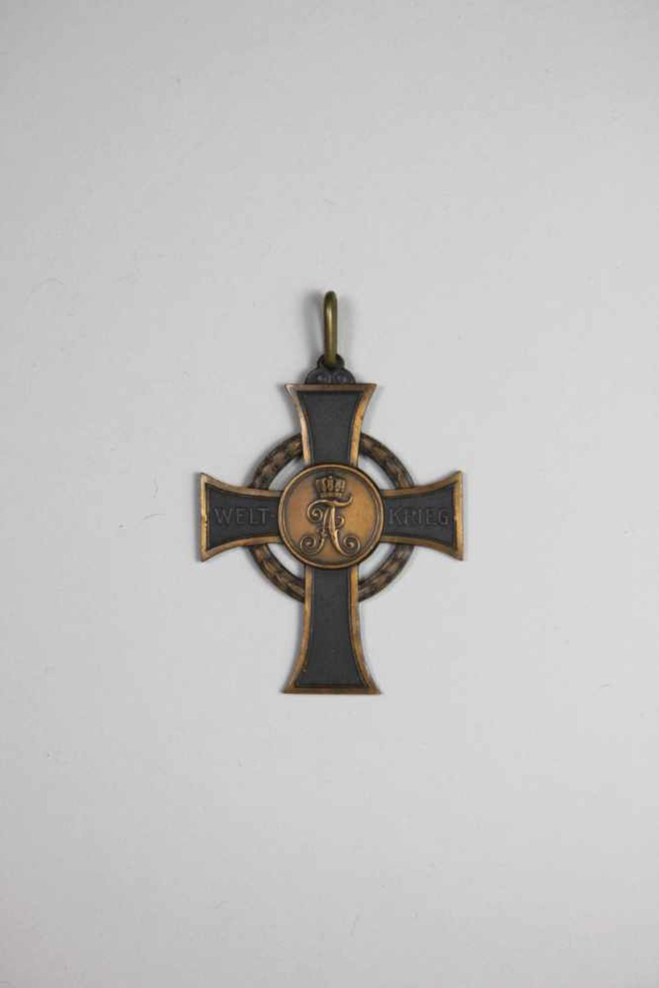 Kriegverdienstkreuz Bronze 1915, gestiftet von Friedrich August III im Weltkrieg am 30. Oktober - Bild 2 aus 2