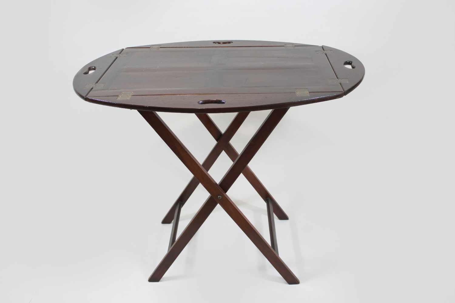 Butlers tray, Tabletttisch, England, 19. Jh., Mahogany, Maße: 79 x 97 x 72 cm (max.). - Image 2 of 2