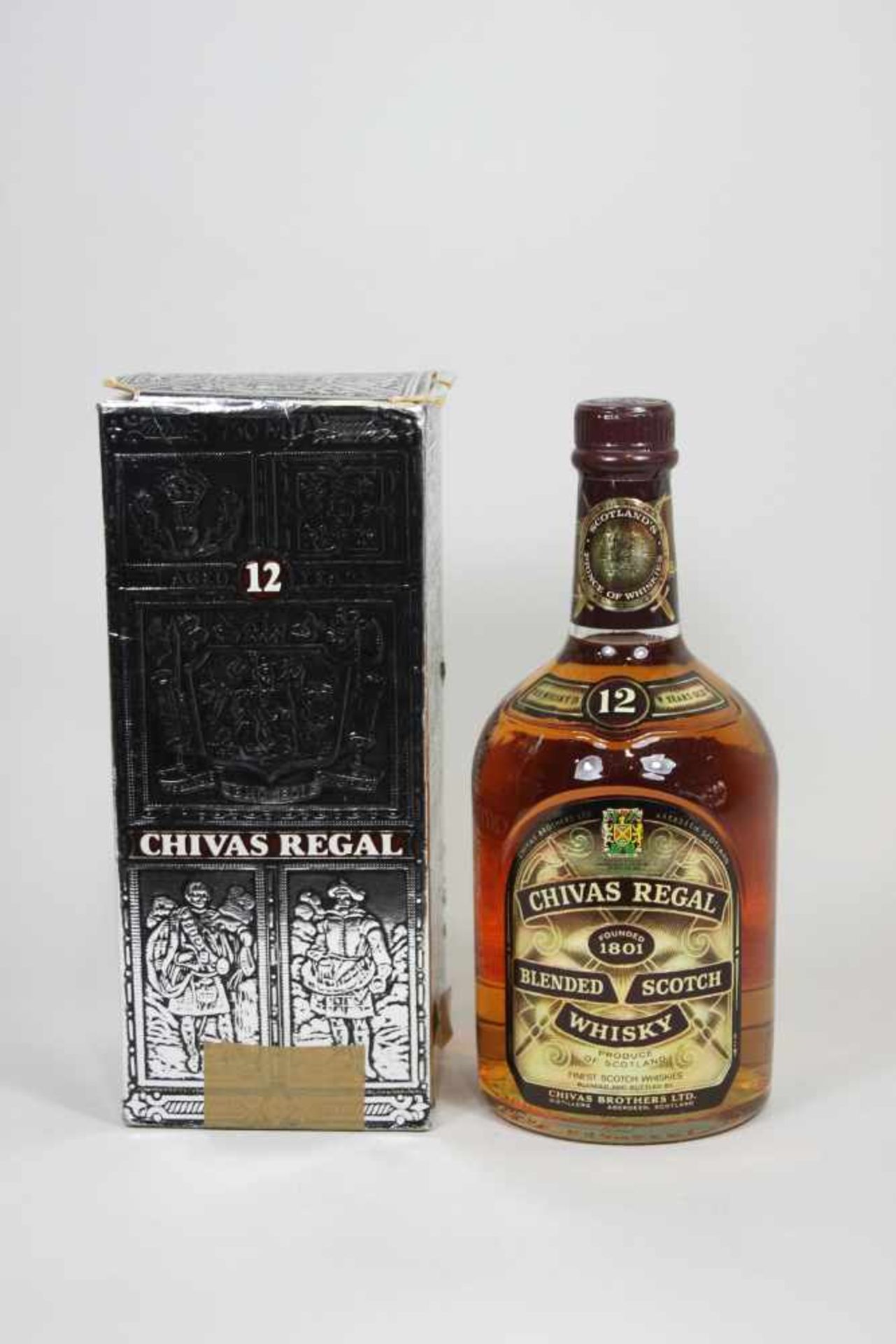 Flasche Chivas Regal Scotch Whiskey, 75 cl., 43% vol. im original Karton.