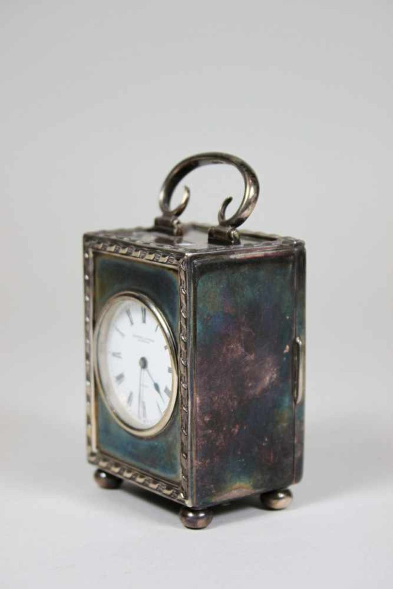 Silber Reiseuhr, London, 1906, Mappin and Webb Limited, gepunzt, rechteckiger Korpus mit Scharnier- - Bild 2 aus 5