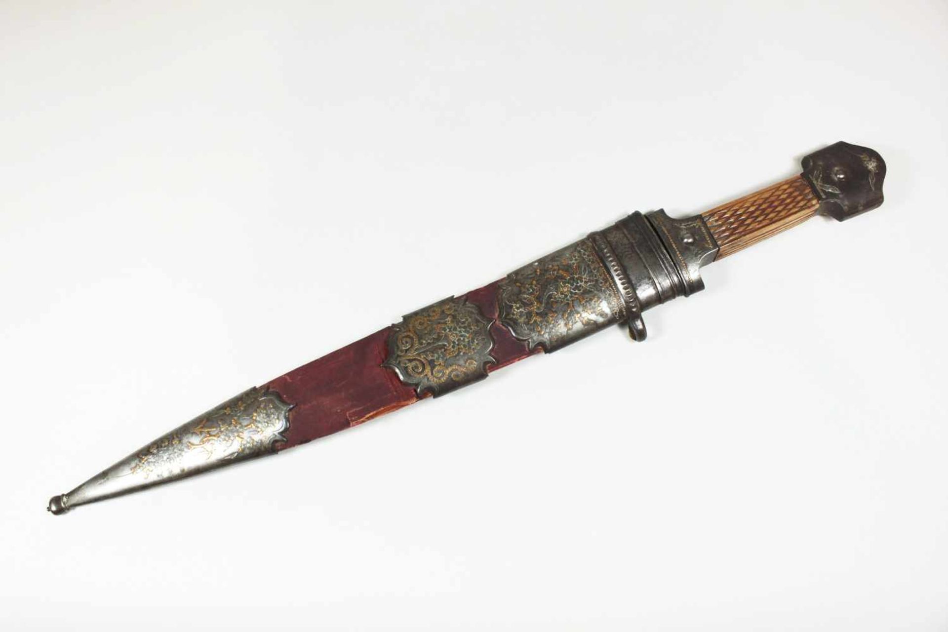 Parazonium - Kurzschwert, zweischneidige und spitz zulaufende Klinge, Griff aus Horn und Metall,