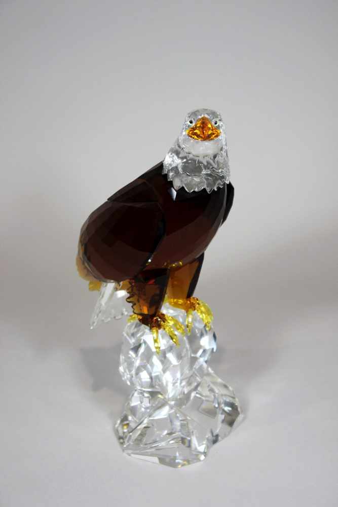 Swarovski Figur, Weißkopfadler, 2011, farbloses und buntes Glas, facettiert geschliffen,