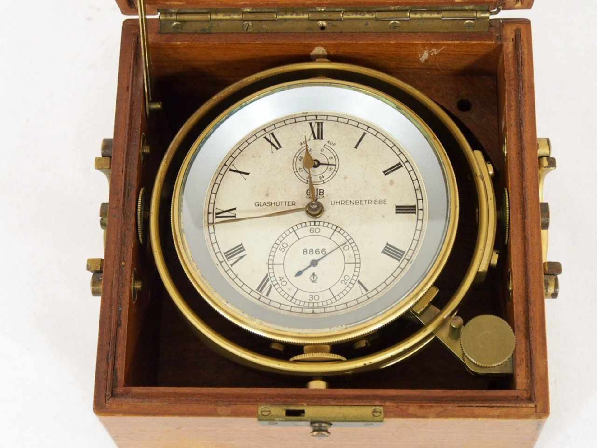 Glashütte - Schiffschronometer Nr. 8866< - Bild 2 aus 3