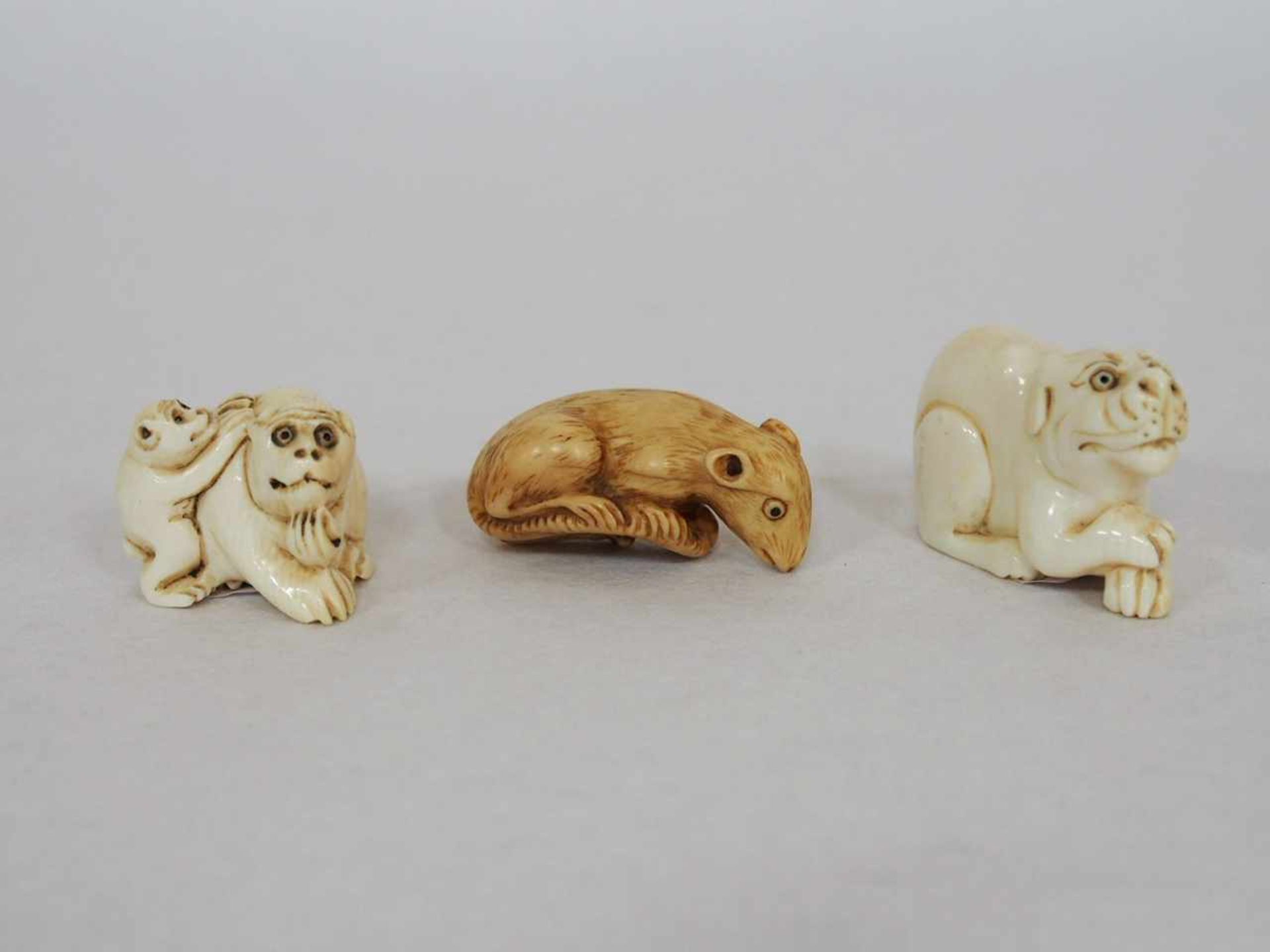 Drei Netsuke in Tiergestalt