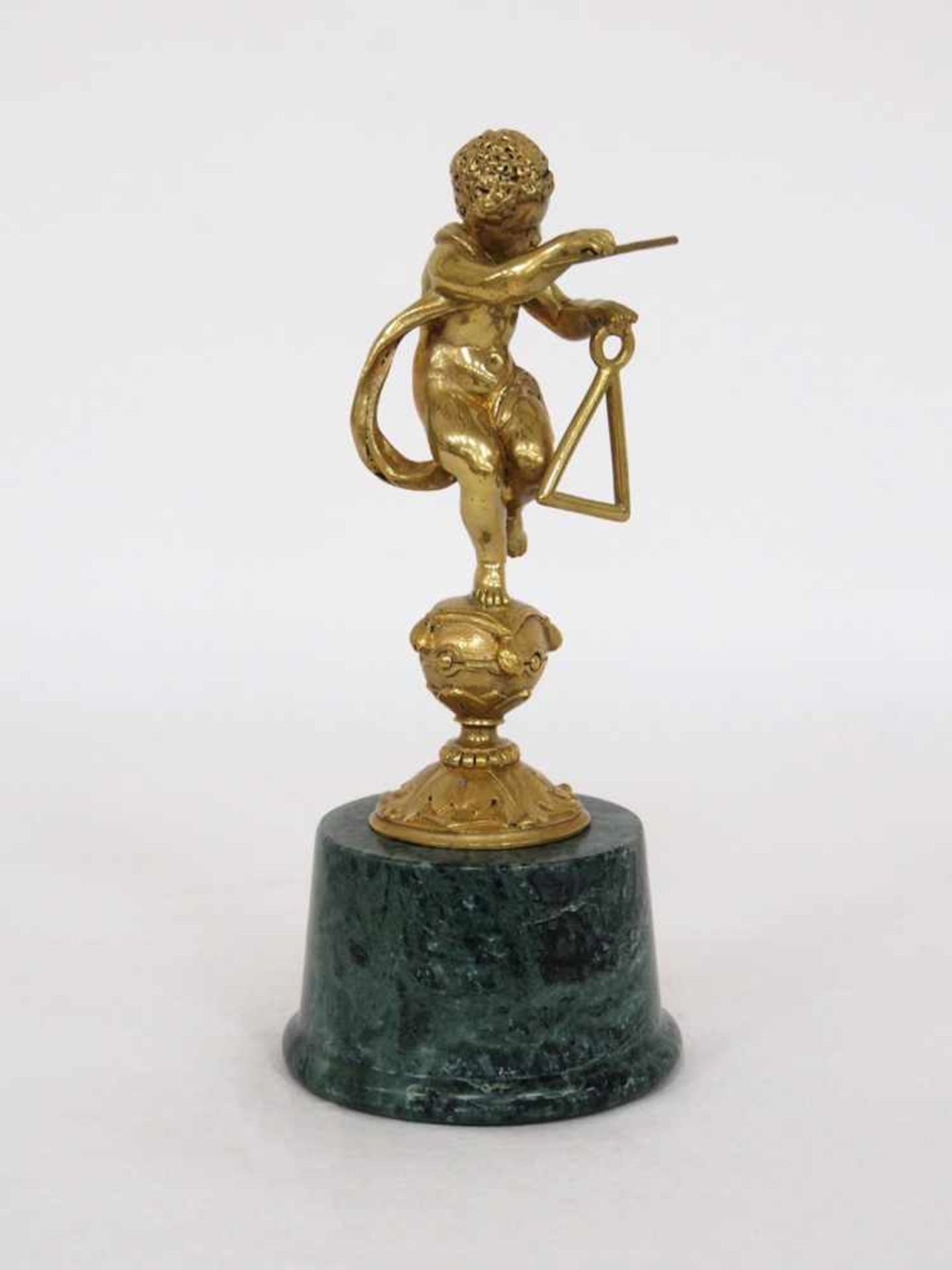 Musizierender PuttoBronze, vollrund, Frankreich / Deutschland 19. Jahrhundert, Höhe 14,5 cm (ohne