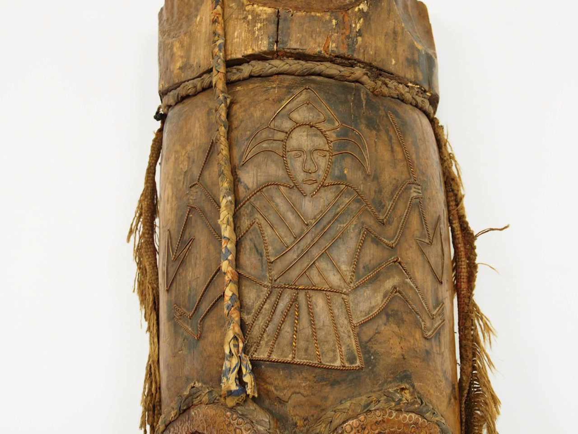 MaskeHolz, Leinen, Bronze, Fang, Gabun/Kamerun 20. Jahrhundert, H. 112 cm - Bild 2 aus 2