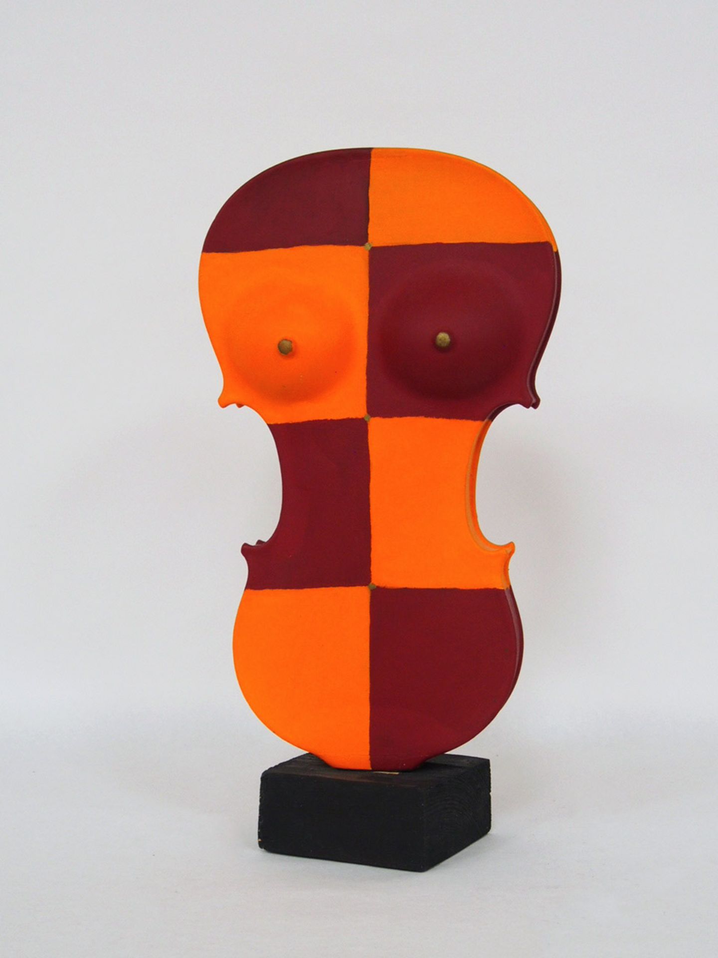 HAMM, Falko1939-2015Verzauberte GeigeSkulptur, Geigenkorpus, verschiedene Werkstoffe, Farbe,