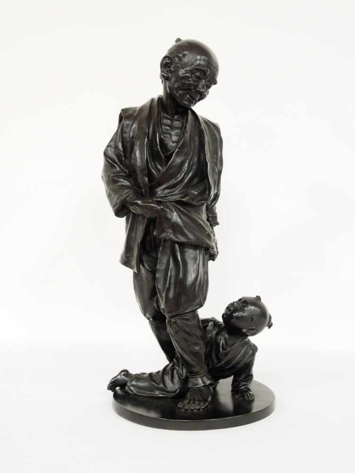 KUNIHARU, Kaniya1852-1934Großvater mit seinem EnkelBronze, signiert auf der Plinthe, Höhe 54 cm (