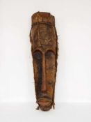 MaskeHolz, Leinen, Bronze, Fang, Gabun/Kamerun 20. Jahrhundert, H. 112 cm