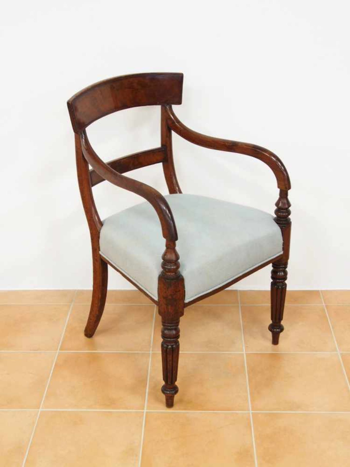 ArmlehnstuhlMahagoni, England 19. Jahrhundert, Höhe 86 cm, Sitzhöhe 48 cm