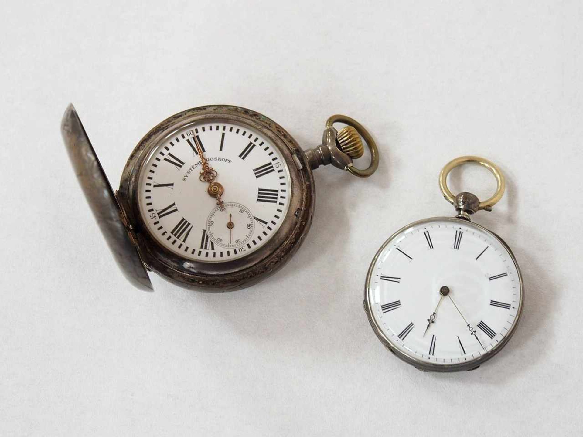 Taschenuhr Système RoskopfGehäuse Silber, graviert (Springender Hirsch / Kirche), Durchmesser 5,5