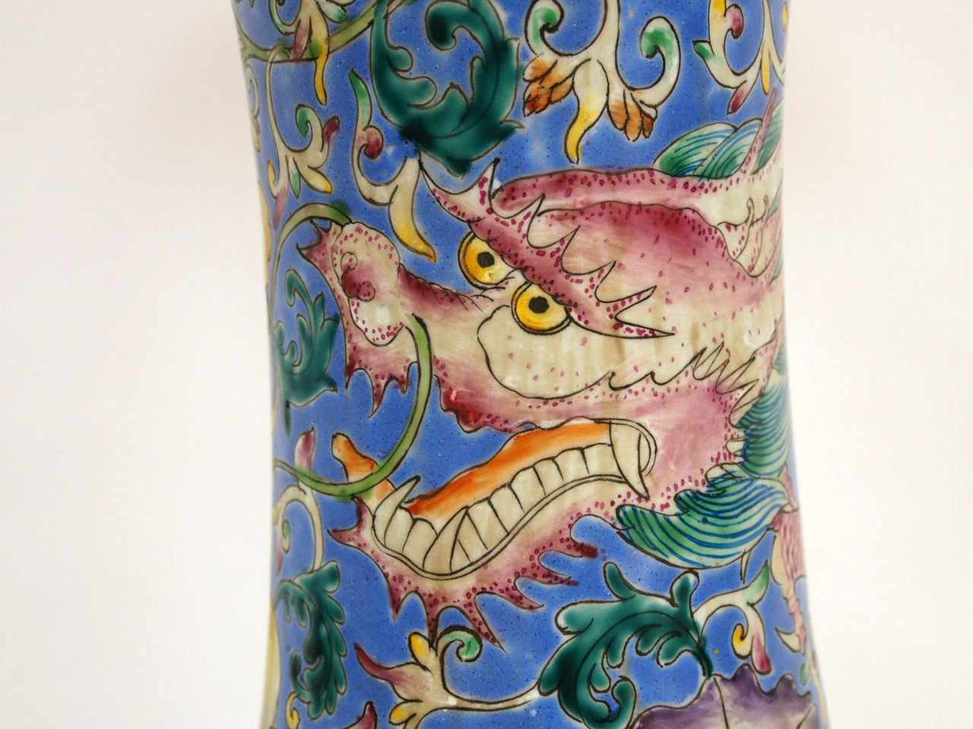 VasePorzellan, Drachenmalerei, bodenseitig gemarkt, Höhe 80 cm, China, um 1900 - Image 2 of 6