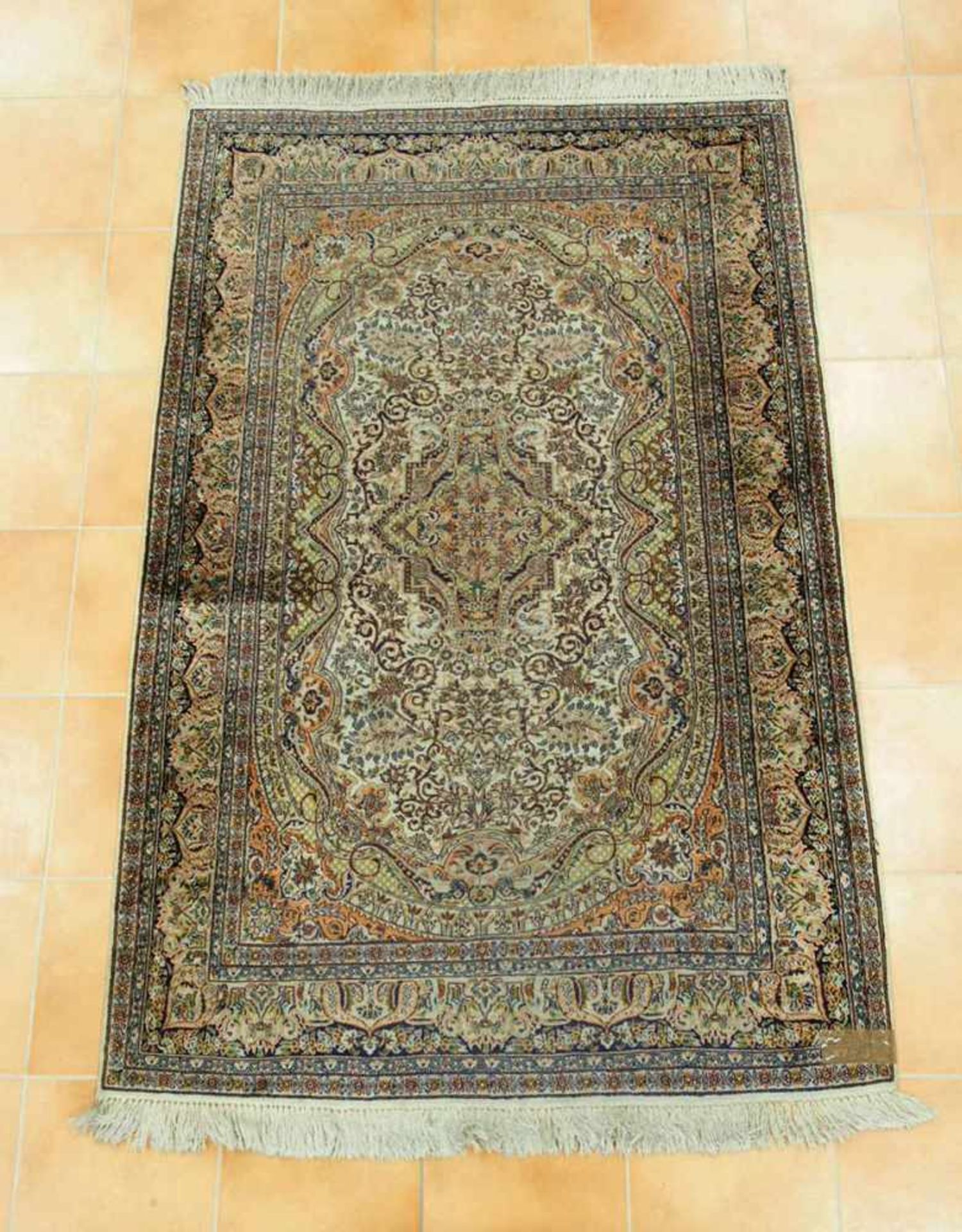 Teppich, Kashmir Seide,182 x 122 cm, Zustand C