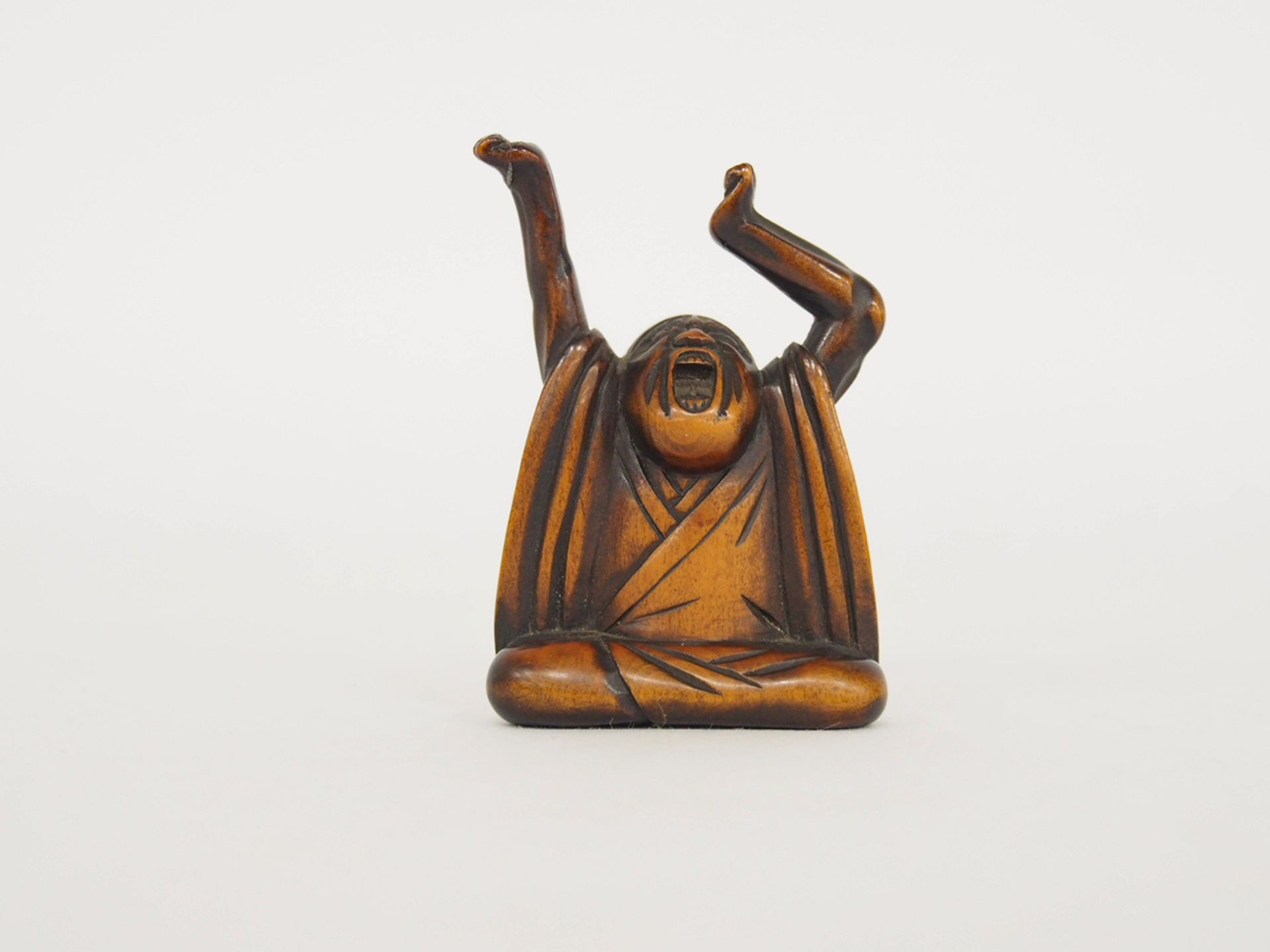 Netsuke in Form eines "Gähnenden" - Bild 2 aus 2