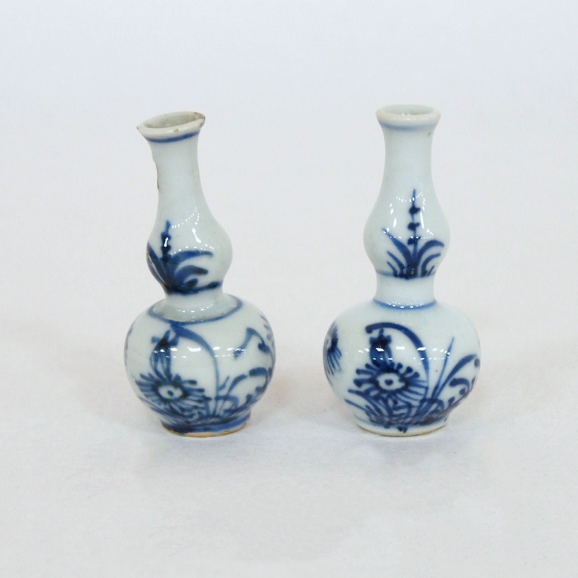 Paar kleine Kalebassen-Vasen