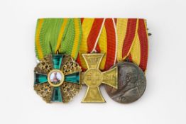 BadenOrdensspange mit drei Orden: Orden vom Zähringer Löwen, Ritterkreuz 2. Klasse. Kreuz für