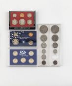 USAKonvolut von vier Münzsets und zwei 2-Dollar-Scheinen: US Mint Proof Set 1999 bestehend aus: 5