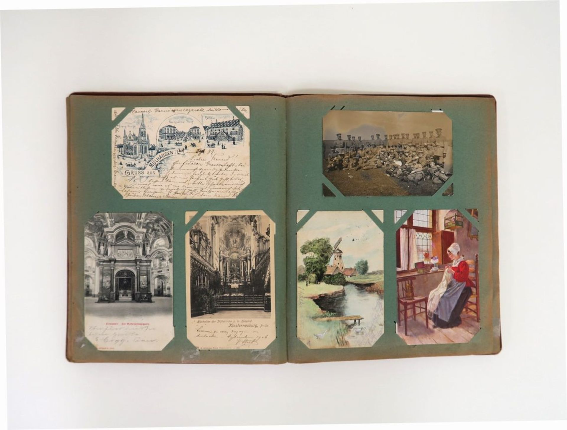 PostkartenalbumMit ca. 128 Ansichtskarten (teilw. gelaufen) des Zeitraums 1899 bis ca. 1941.