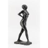 Degas, EdgarNach. 1834 Paris - 1917 ebd. Danseuse au Repos. Bronze, grünschwarz patiniert. Nach