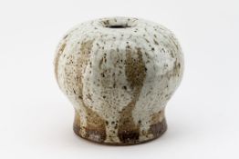 Westman, Marianne1928 Falun/Dalarna - 2017 ebd. Vase. Keramik. Grauer Scherben. Auf rundem Standfuß,
