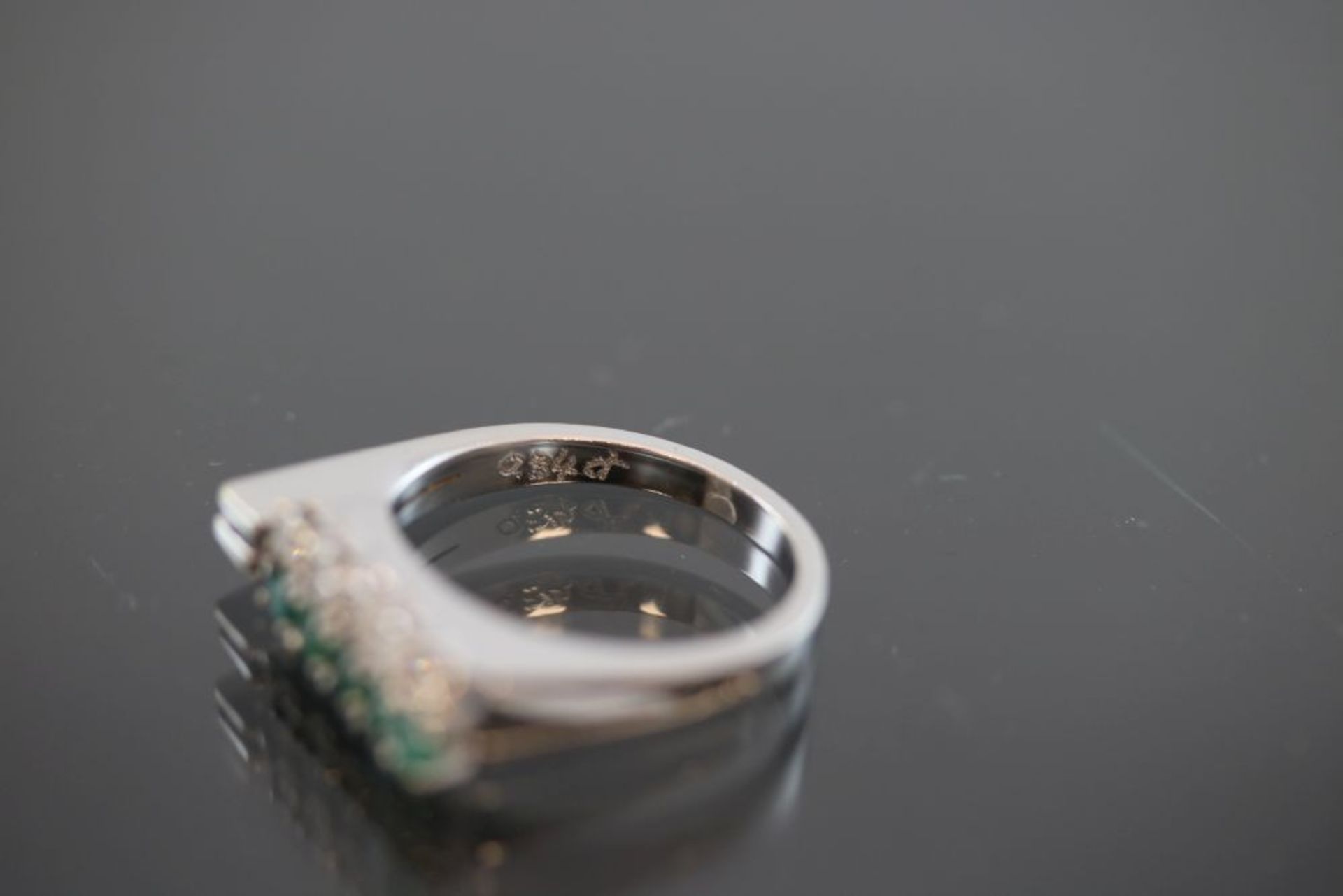 Smaragd-Brillant-Ring, 585 Weißgold< - Bild 3 aus 3