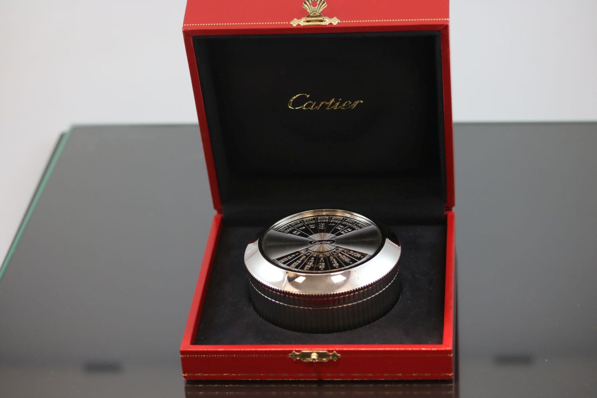 Cartier Briefbeschwerer mit ewigem Kalender, um 2000