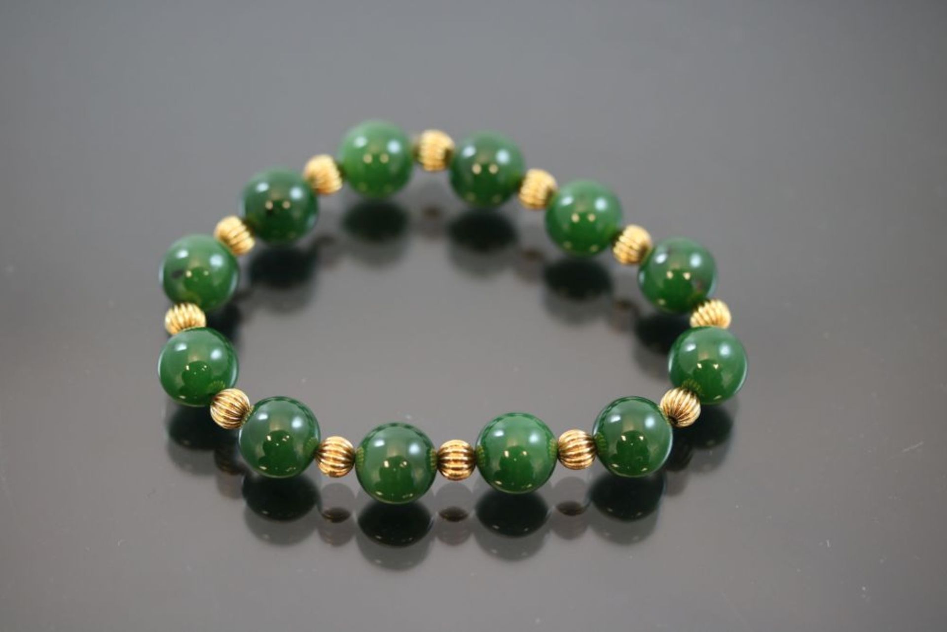 Jade-Armband, 750 Gold