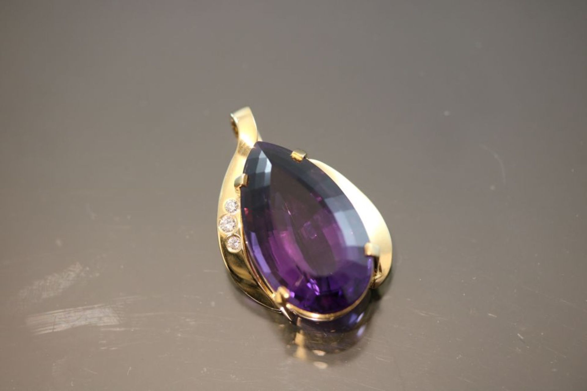 Amethyst-Anhänger, 750 Gelbgold