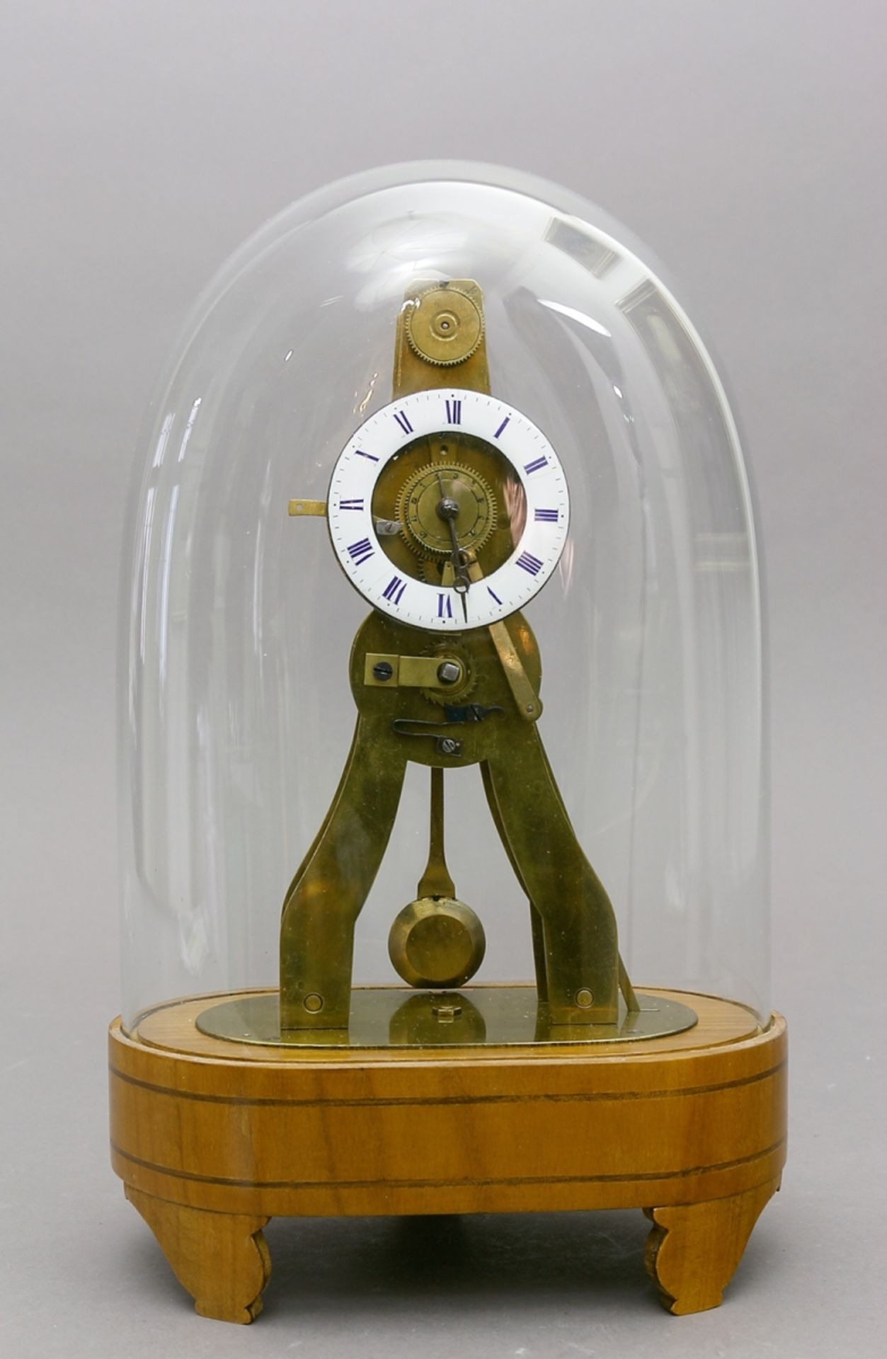 Uhr, Skelett-Tischuhr mit Glassturz, wohl 2. H. 19. Jh.