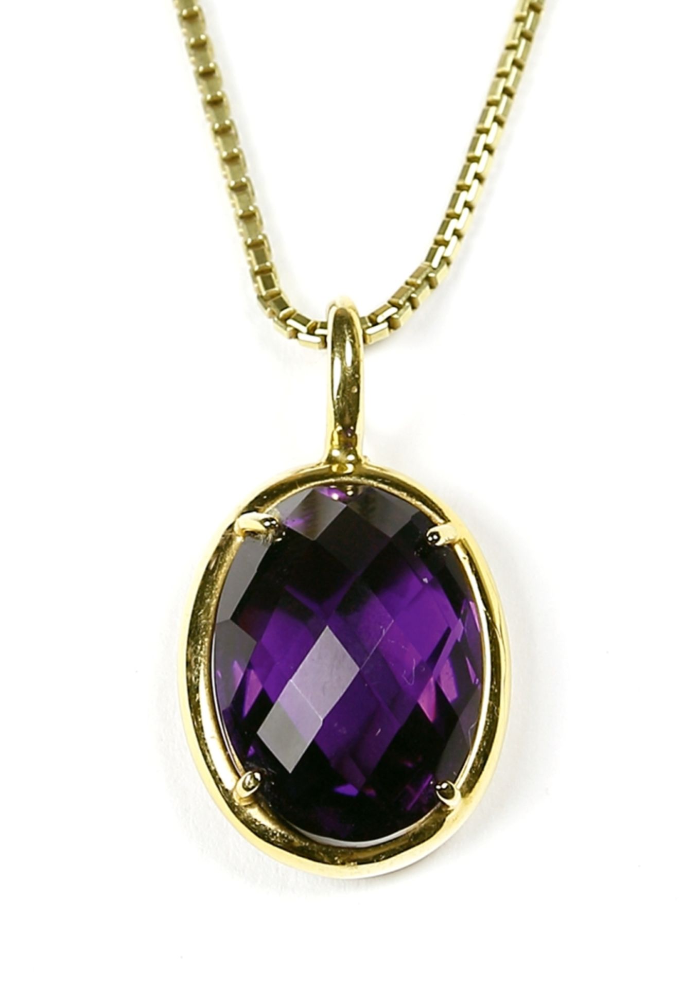 Kette, 585er GG. mit ovalem Amethyst - Anhänger mit Rautenschliff in 750er GG.- Montage.