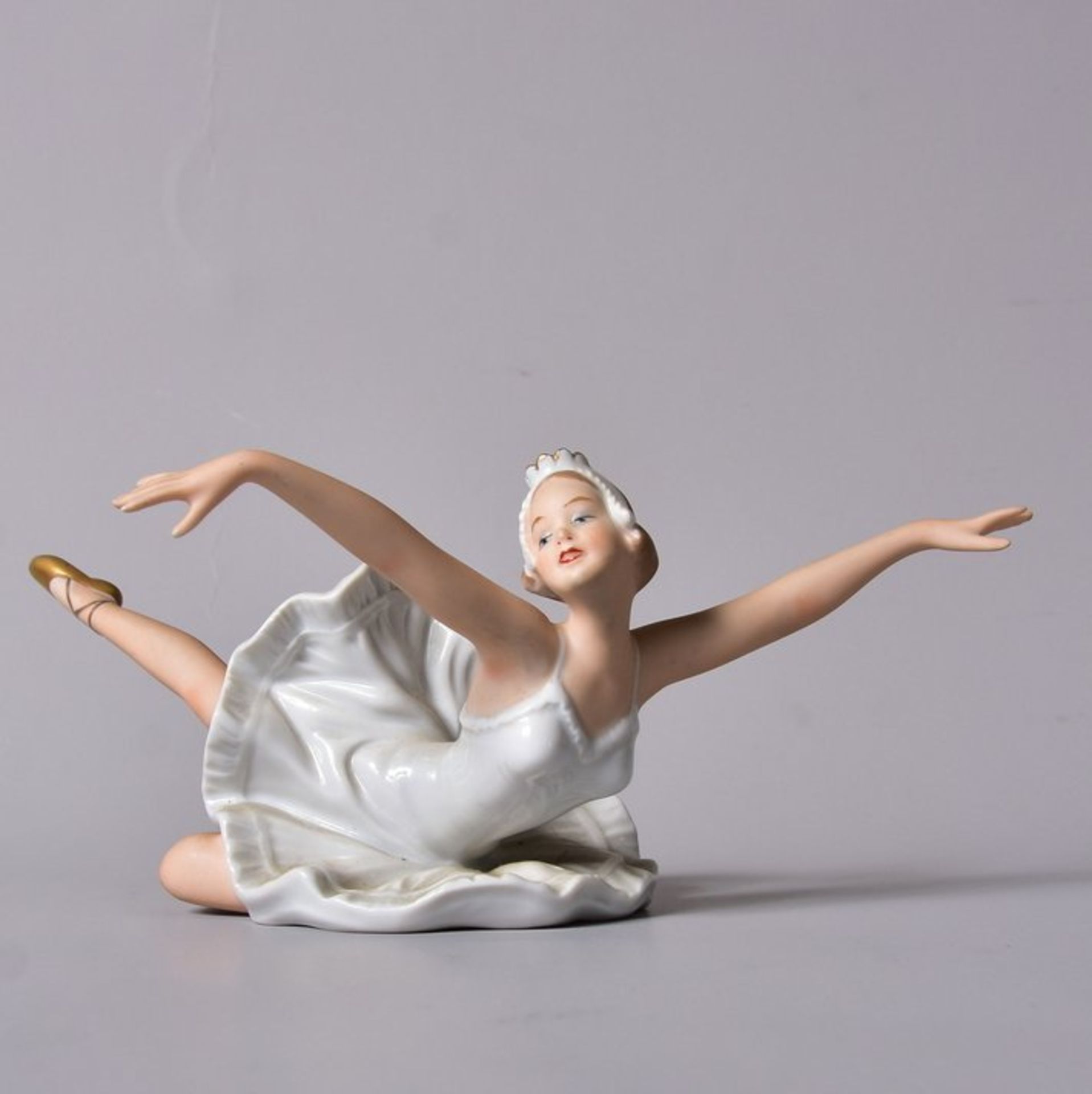 Wallendorfer Porzellanmanufaktur 1764, Ballerina, um 1920, teilw.matt und glänzend polychrom