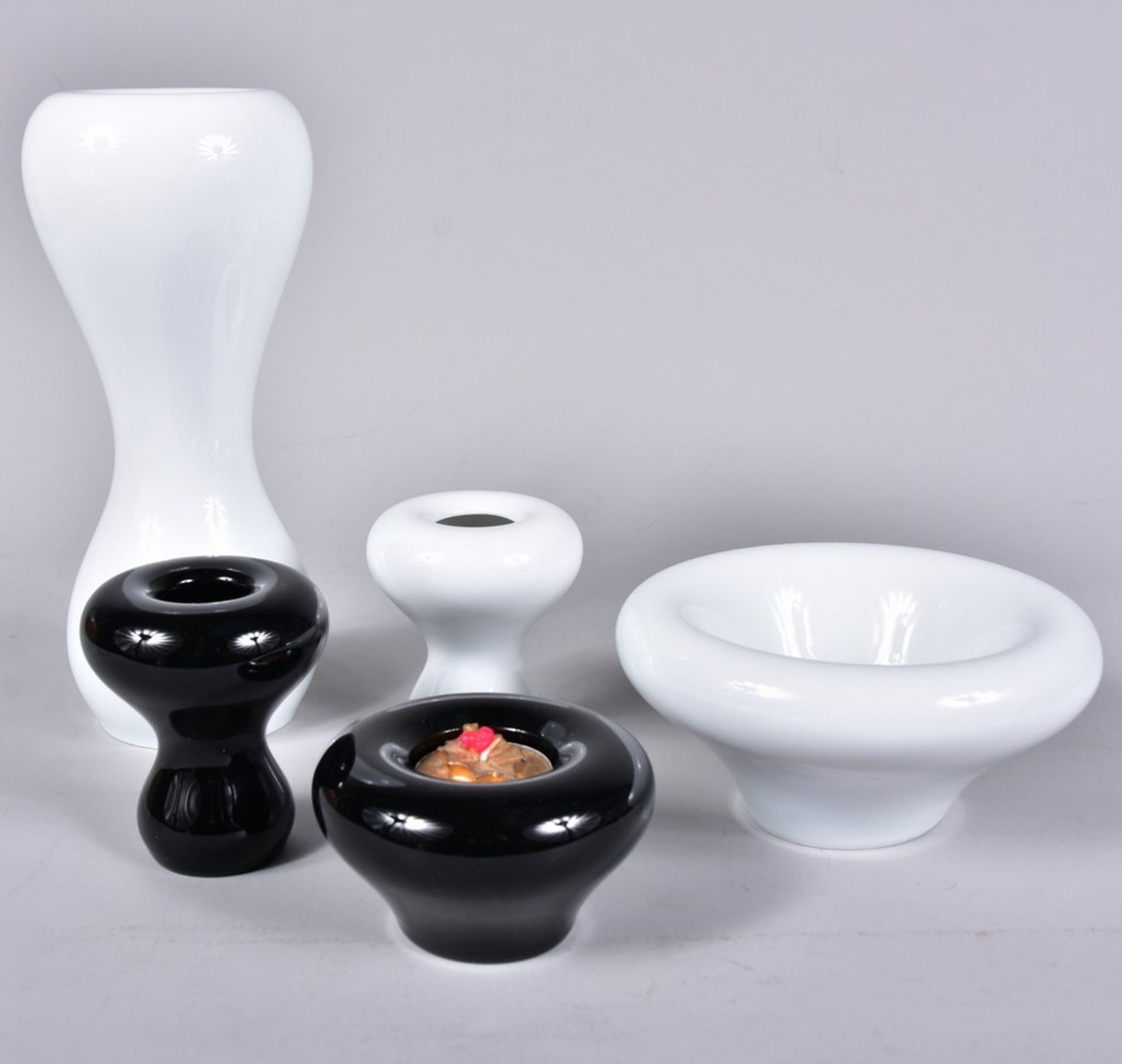 5 Teile Rosenthal Studio-Line "weiß/schwarz", Entwurf Emmanuel Babled, 1 x Vase groß H 24cm, 2x Vase